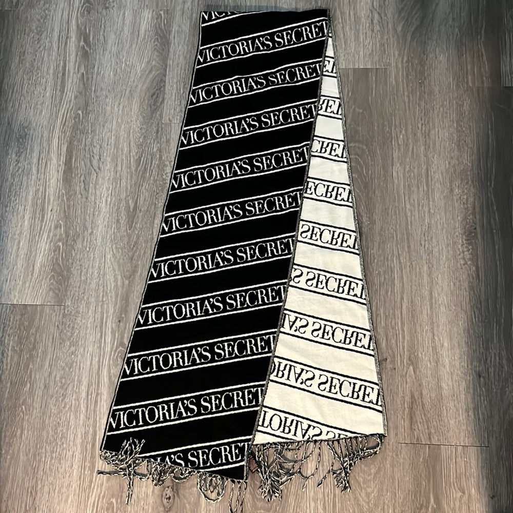 Black+White Victoria Secret Scarf